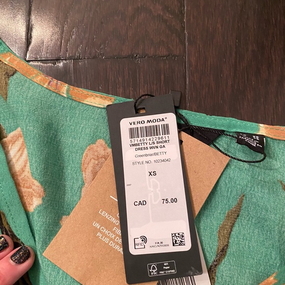 Vero Moda floral long sleeved dress - Picture 6 of 8